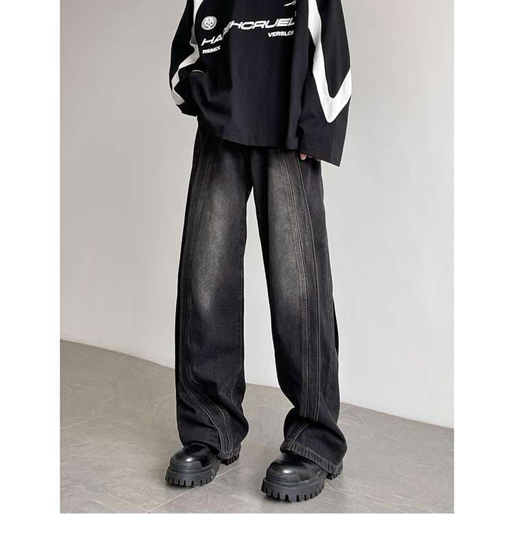 黒コーデ ストレートワイドデニムパンツ