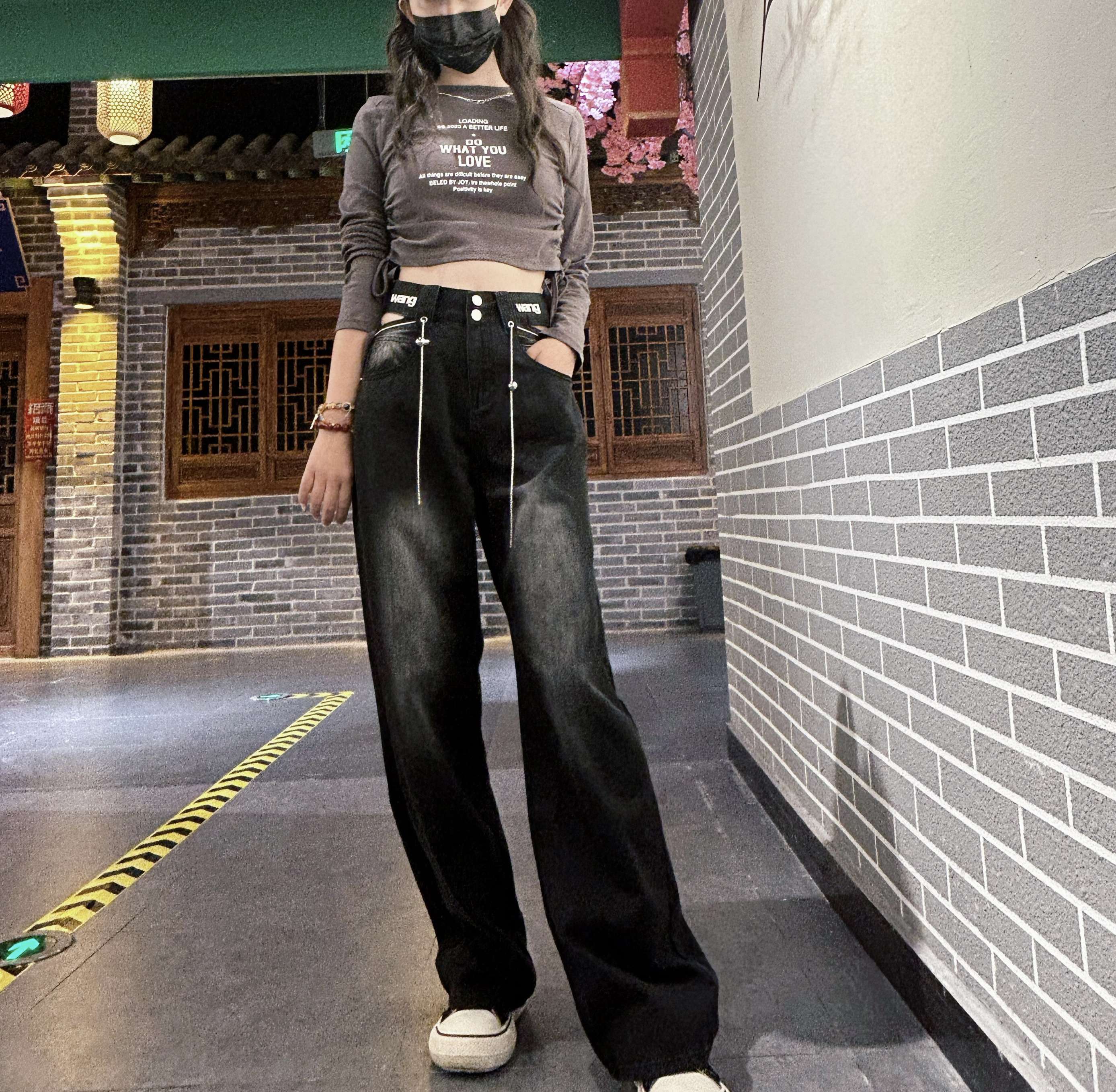 黒コーデ ジッパー付きワイドデニムパンツ