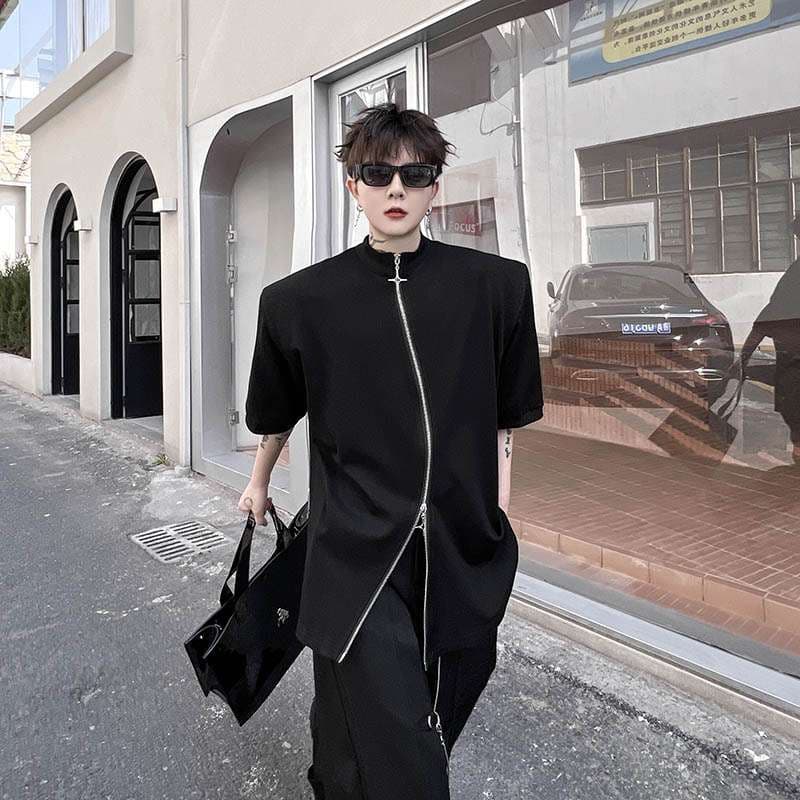 黒コーデ クロスジップアバンギャルドTシャツ