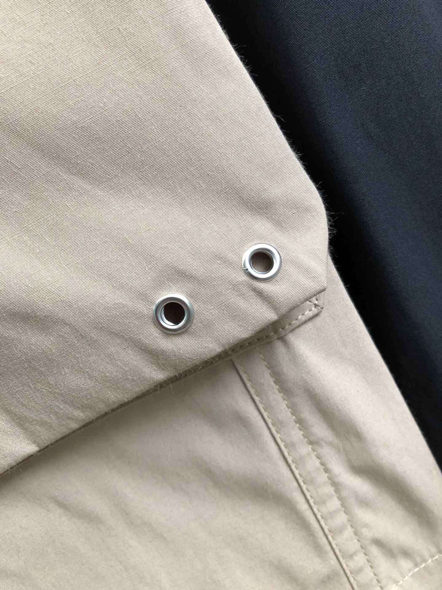 黒コーデ ゆったりカーゴハーフパンツ