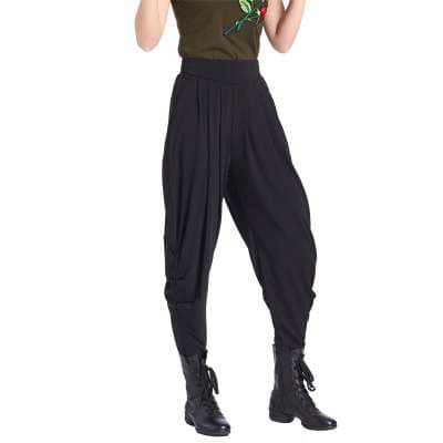 黒コーデ ドレープ加工サルエルパンツ