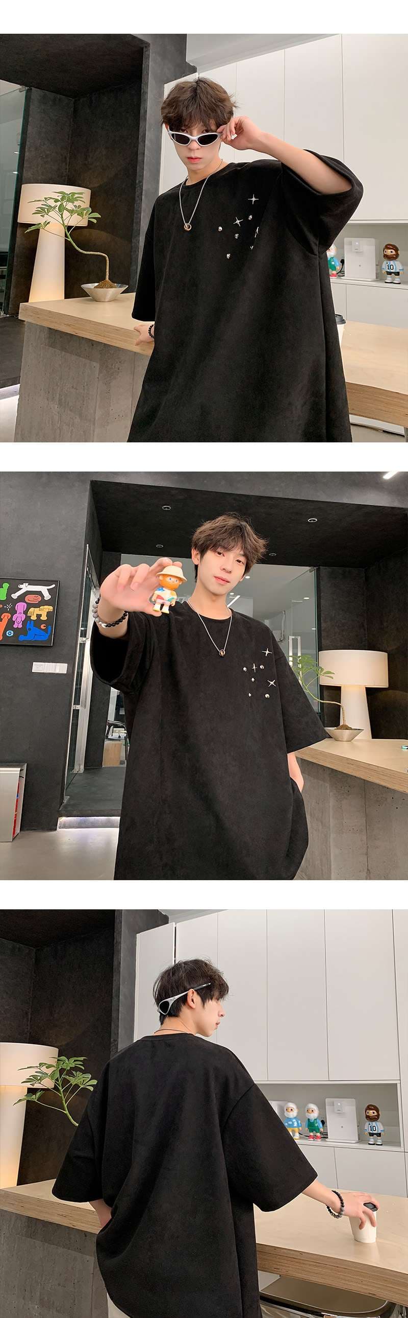 黒コーデ 星空モチーフオーバーサイズTシャツ