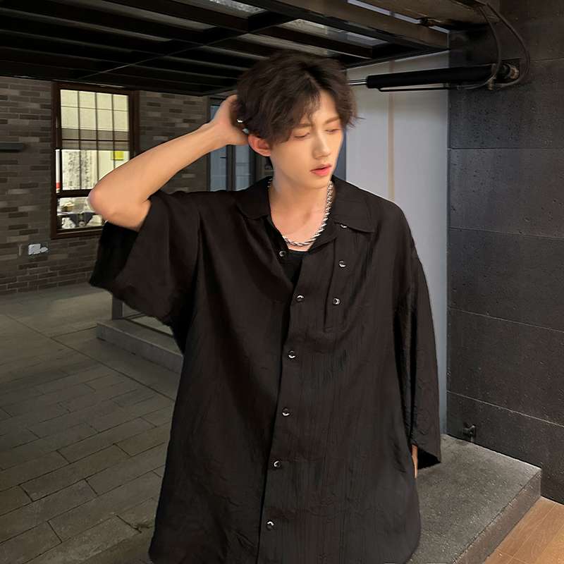 黒コーデ オーバーサイズシックブラックシャツ