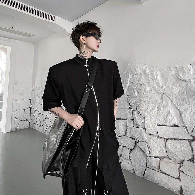 黒コーデ クロスジップアバンギャルドTシャツ