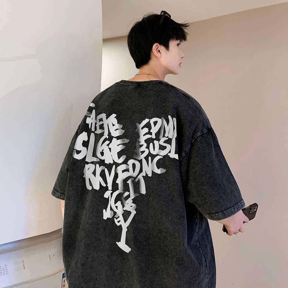 黒コーデ モノクロアートプリントオーバーサイズTシャツ
