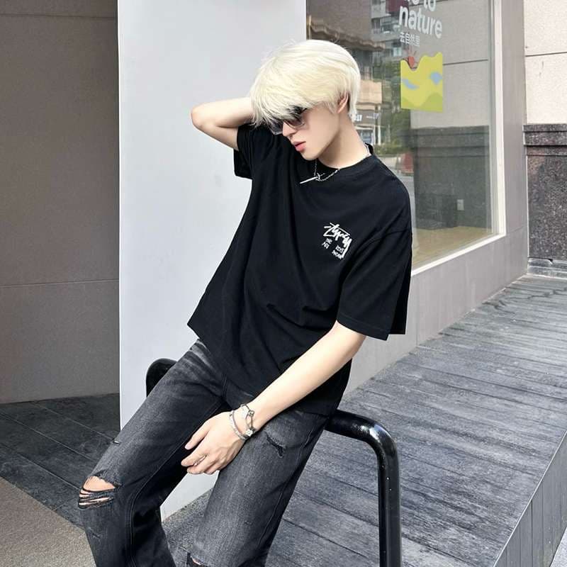 黒コーデ モードストリートオーバーサイズTシャツ