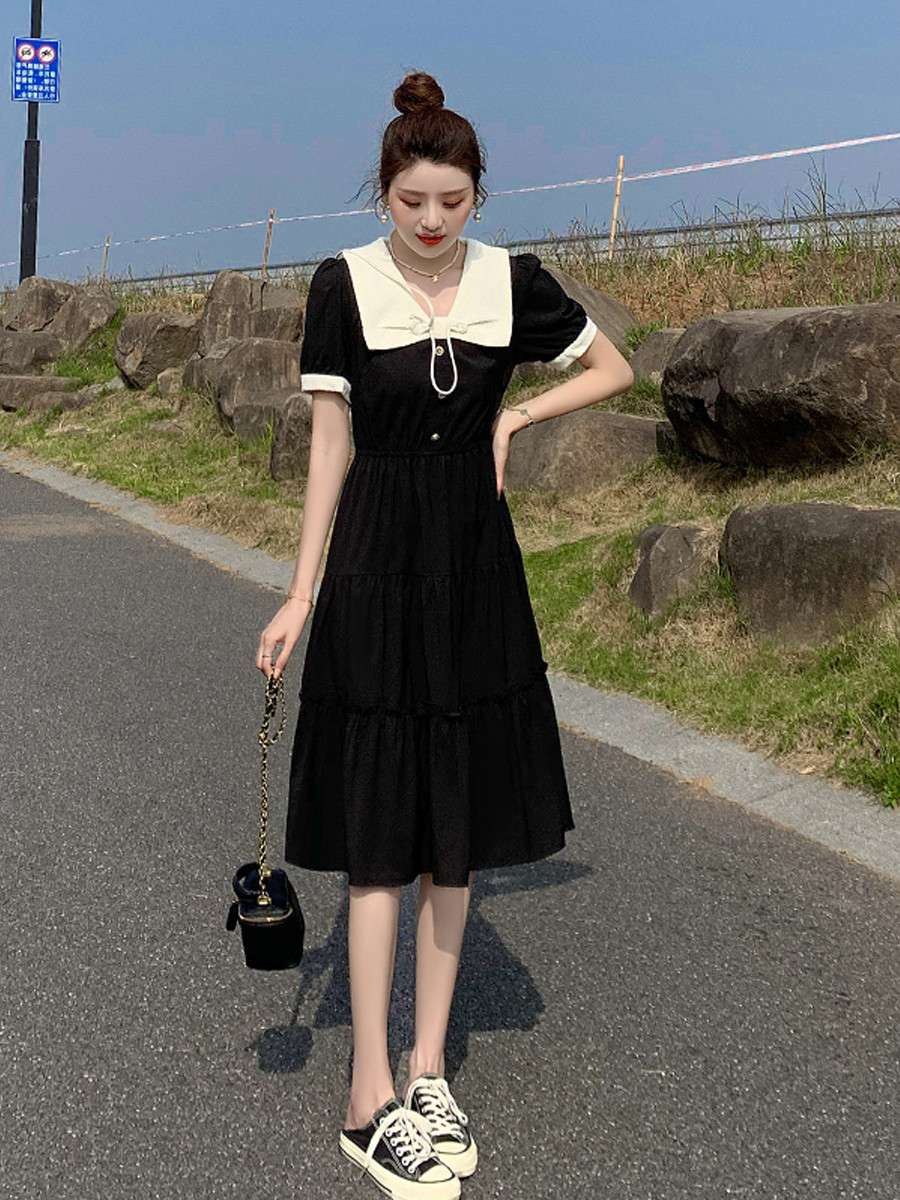 黒コーデ セーラー襟ティアードワンピース