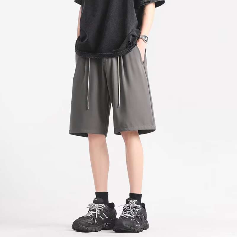 黒コーデ ドローストリング付きワイドショートパンツ