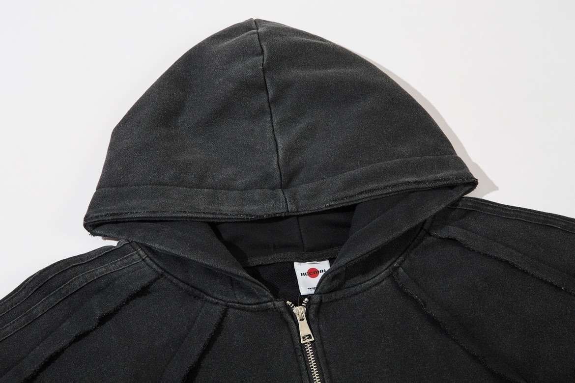 黒コーデ オーバーサイズ ジップアップパーカー