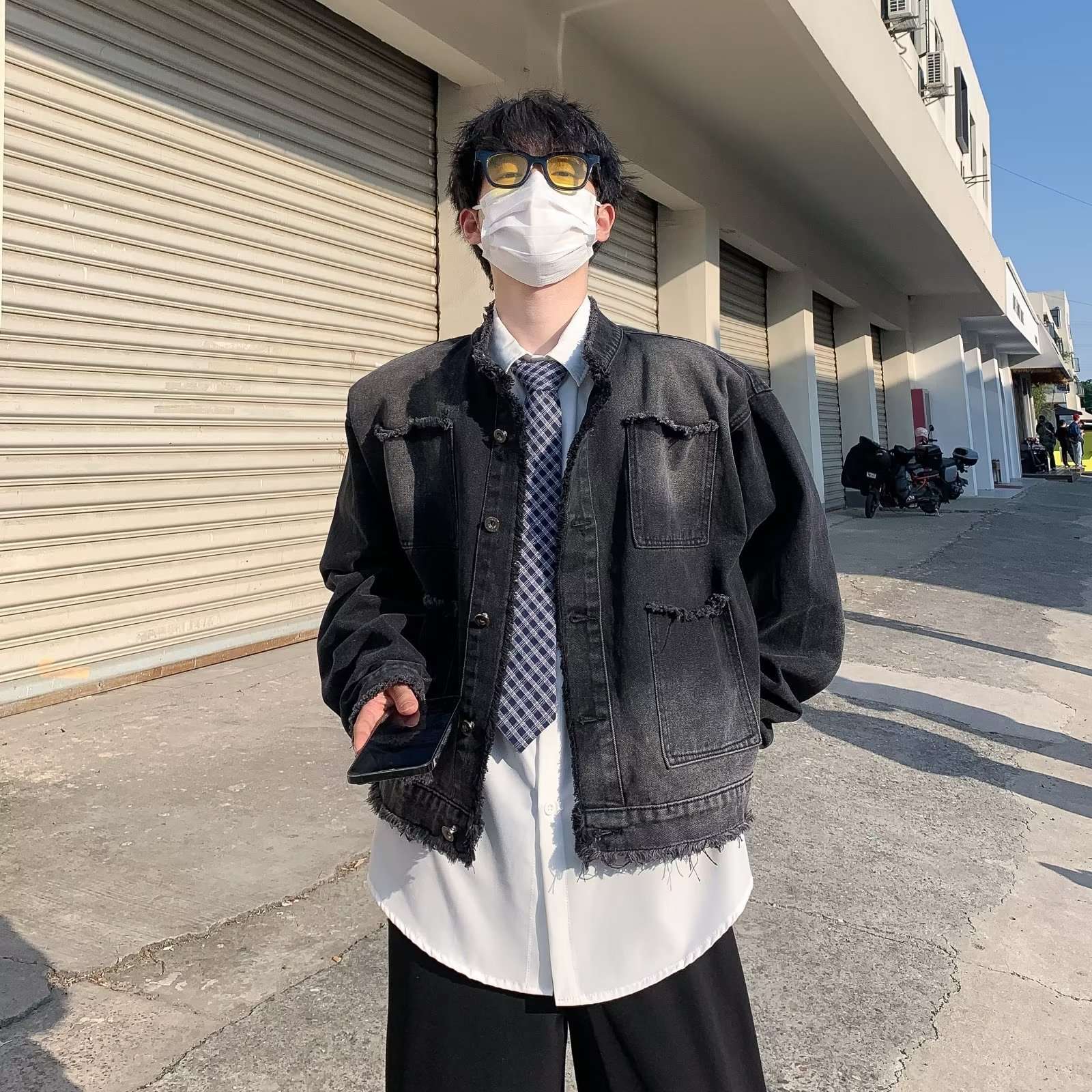 黒コーデ オーバーサイズデニムジャケット