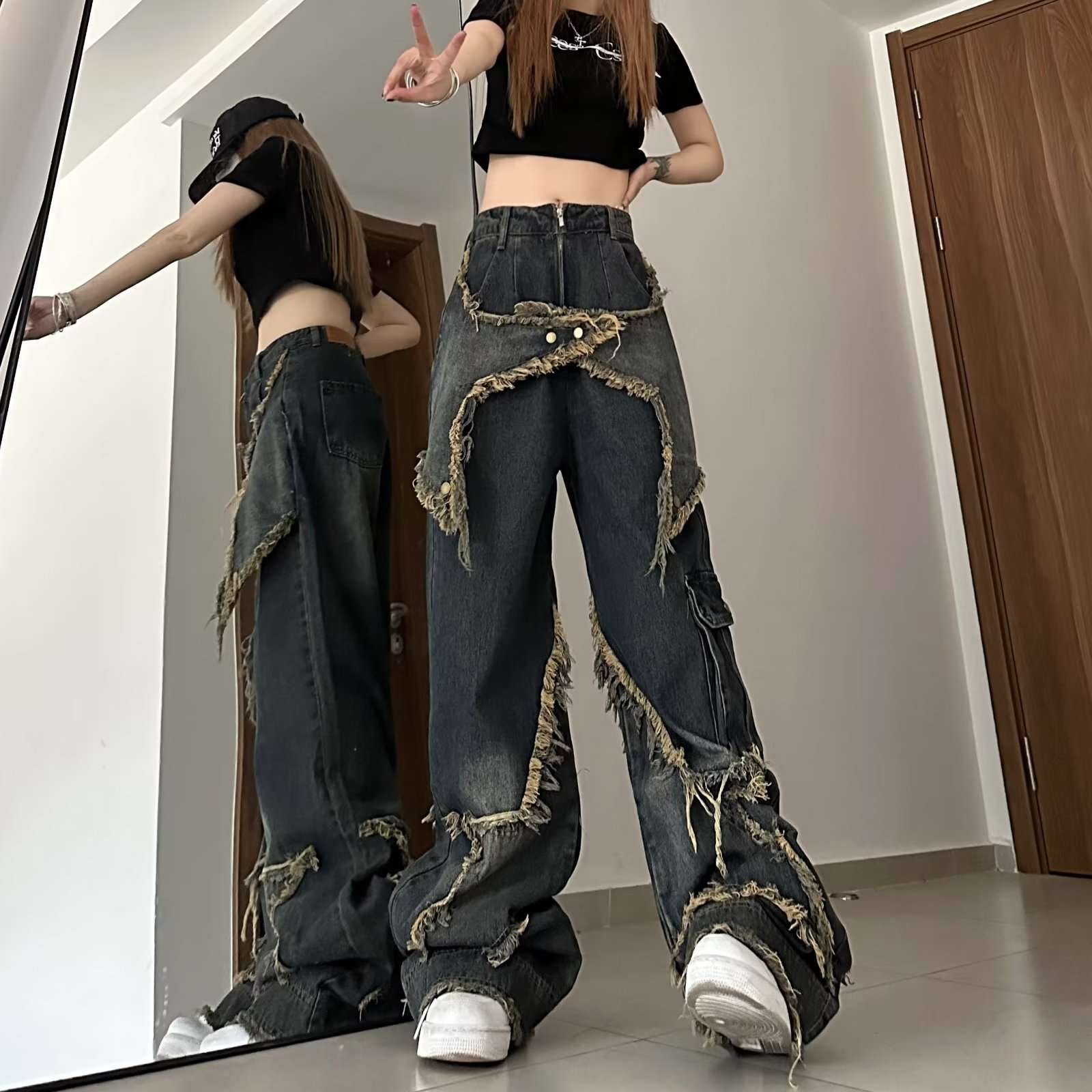 黒コーデ フリンジデザイン オーバーサイズ デニムパンツ
