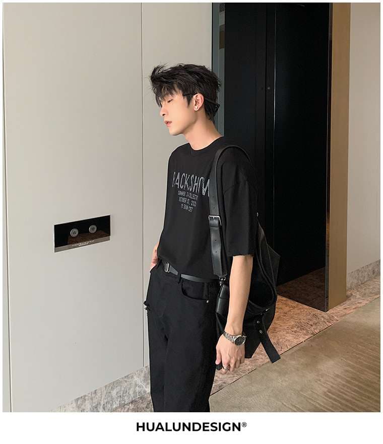 黒コーデ バックショウ オーバーサイズ Tシャツ