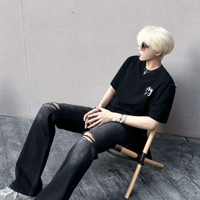 黒コーデ モードストリートオーバーサイズTシャツ
