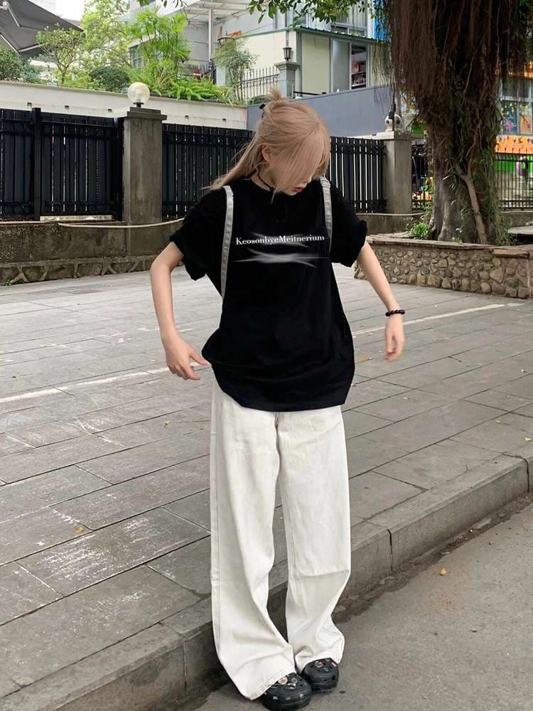 黒コーデ ケオソンバイメイナリウムブラックTシャツ