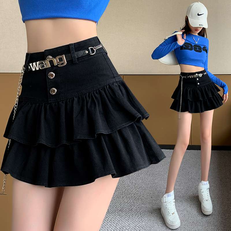 黒コーデ ティアードフリルミニスカート