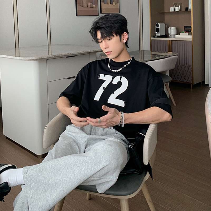 黒コーデ モノトーンスタイリッシュ72ナンバーTシャツ