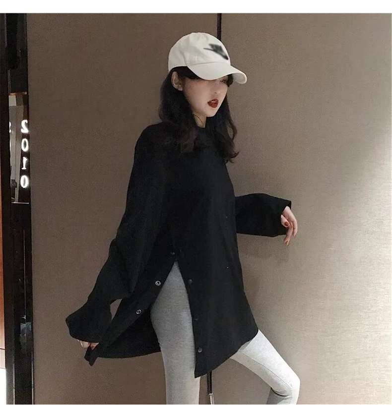 黒コーデ サイドスリット入りオーバーサイズロングTシャツ