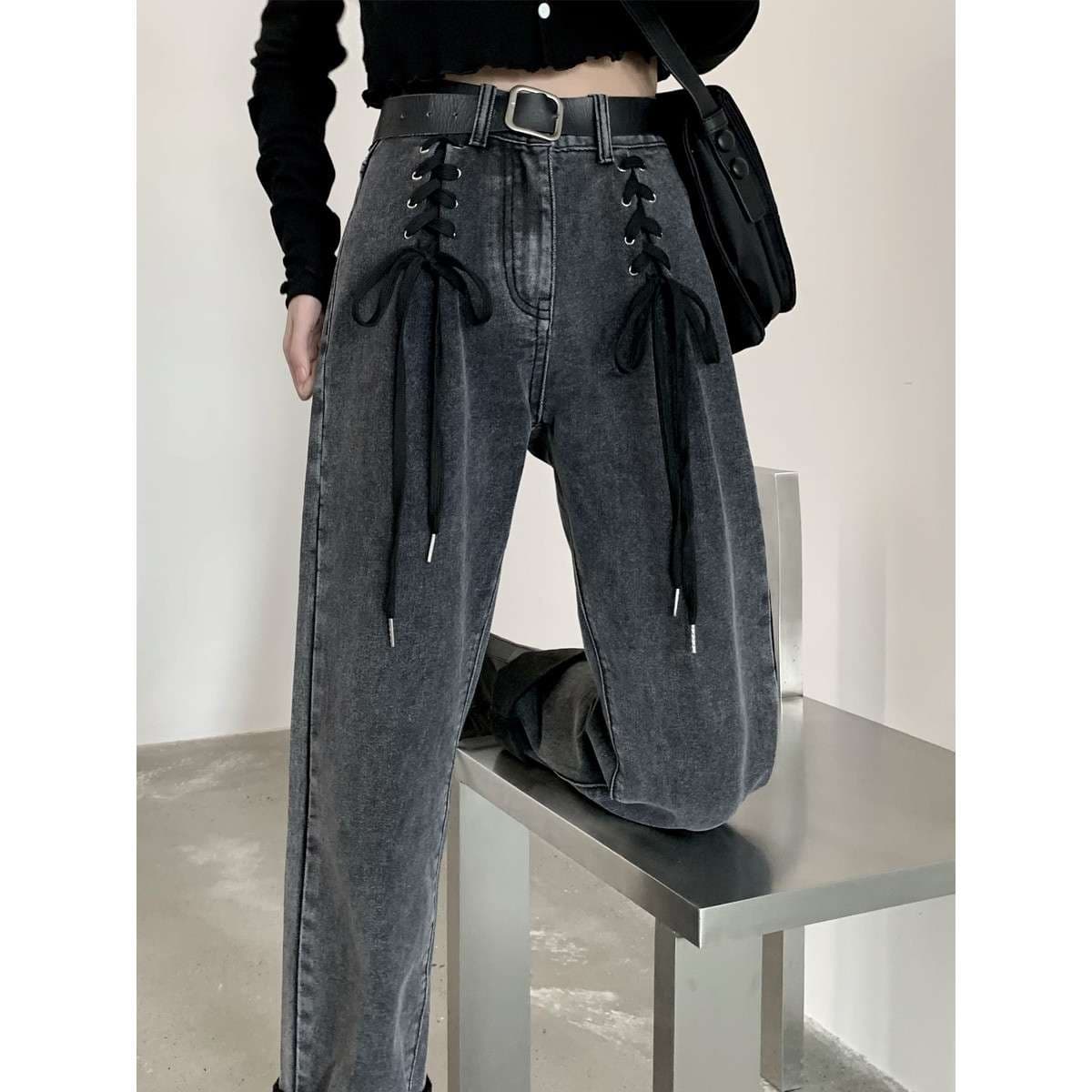 黒コーデ レースアップデザインハイウエストデニムパンツ