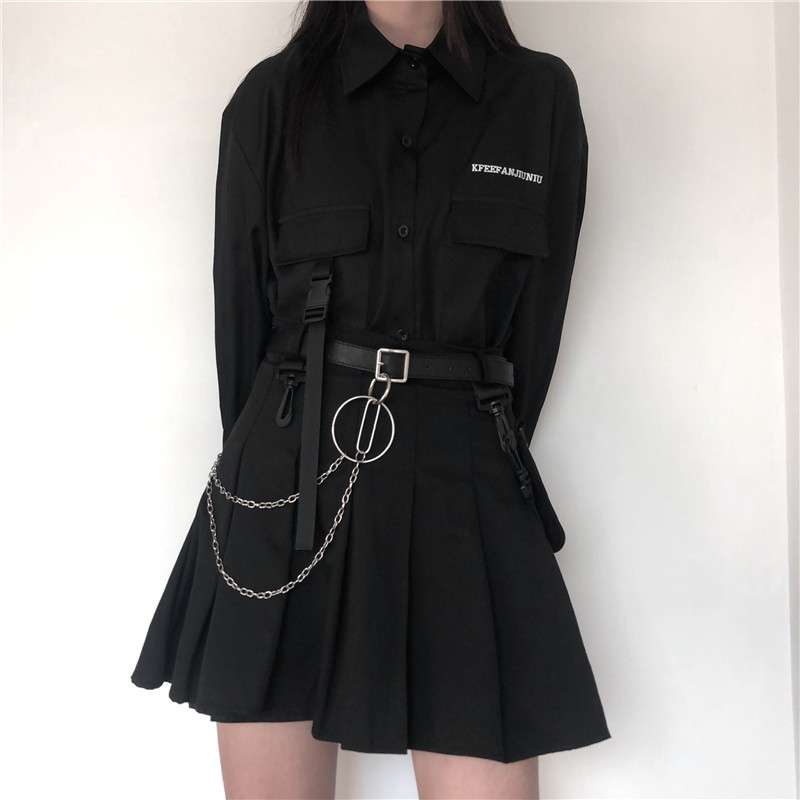 黒コーデ テックゴシック プリーツミニワンピース