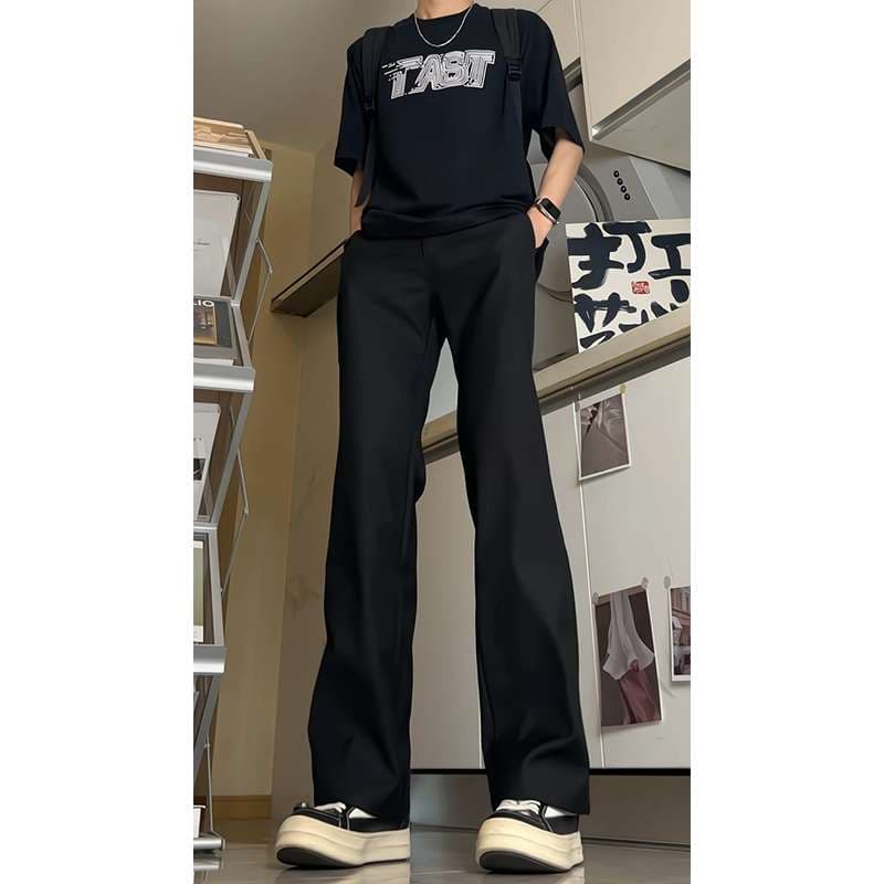黒コーデ ストリートスタイル ワイドレッグパンツ