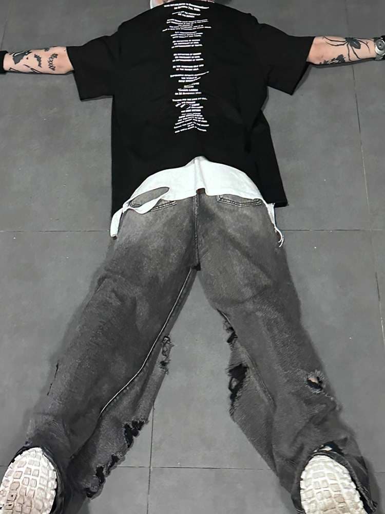 黒コーデ ダメージ加工ブラックワイドデニムパンツ