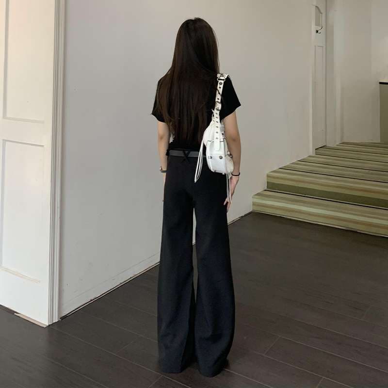 黒コーデ ウエストベルト付きワイドパンツ