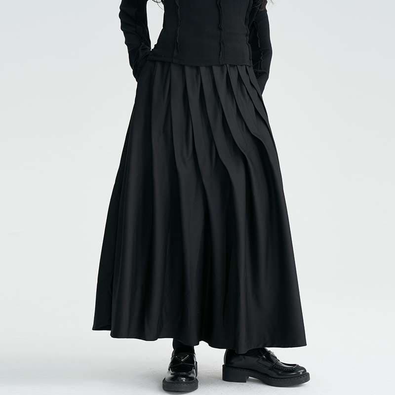 黒コーデ プリーツロングフレアスカート