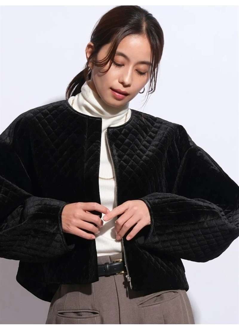 黒コーデ キルティングベロアジャケット