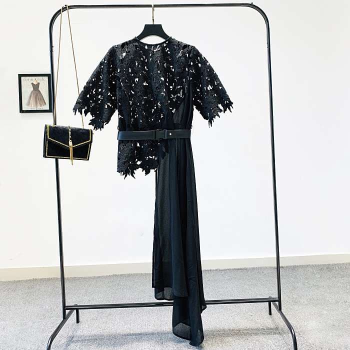黒コーデ レース切り替えロングワンピース