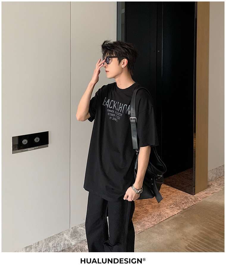 黒コーデ バックショウ オーバーサイズ Tシャツ