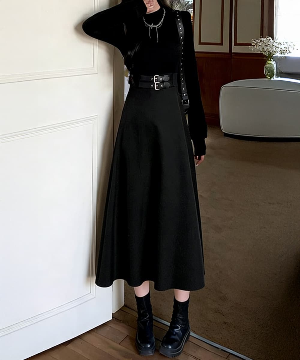 黒コーデ ダブルベルト飾りロング丈ワンピース