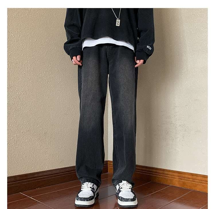 黒コーデ ヴィンテージ風ワイドデニムパンツ