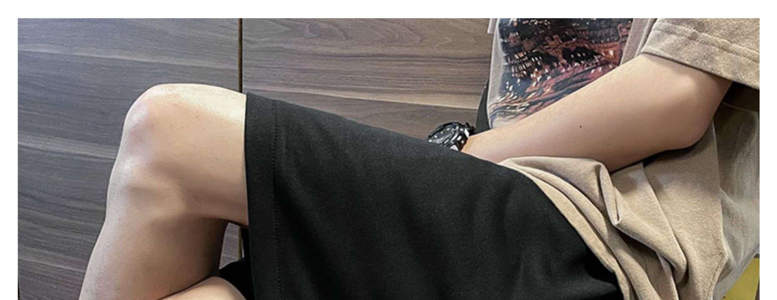 黒コーデ 三本線サイドラインワイドショートパンツ