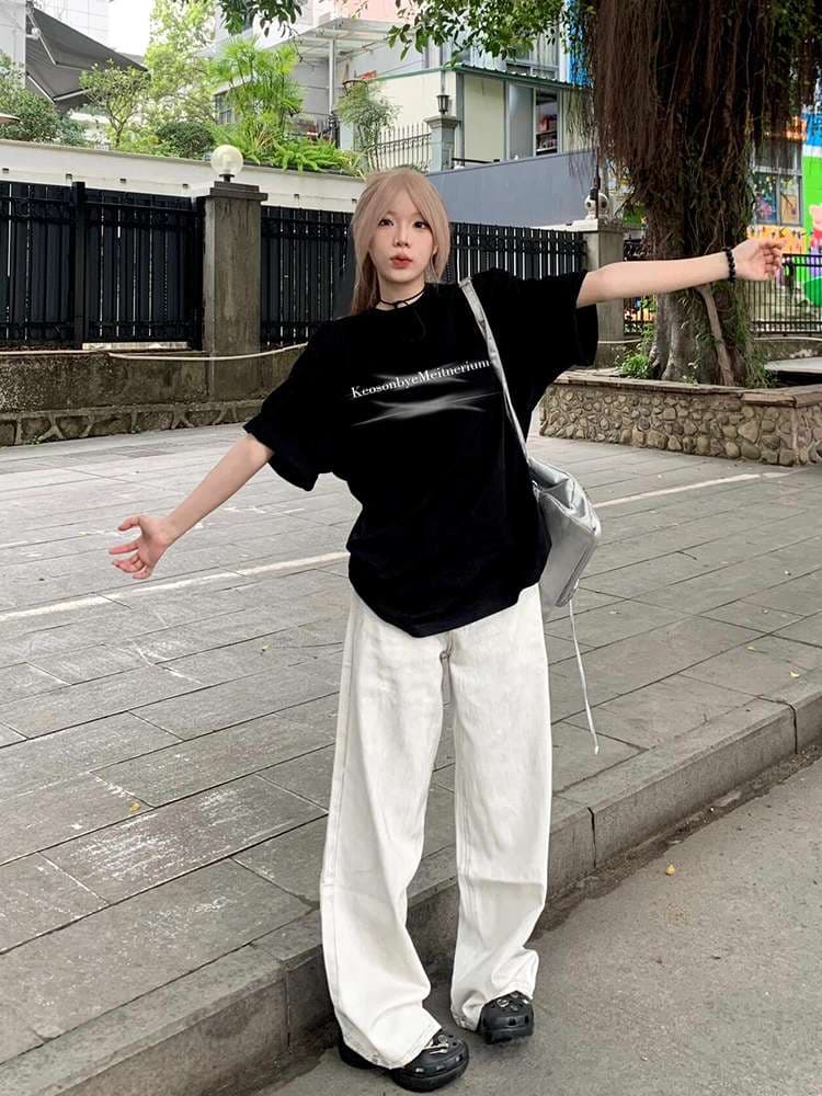 黒コーデ ケオソンバイメイナリウムブラックTシャツ