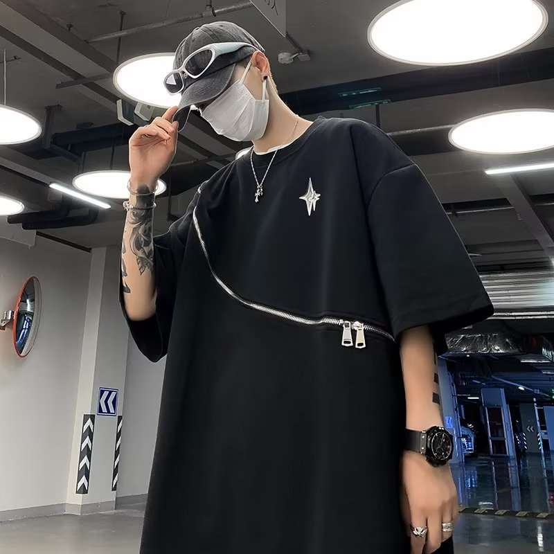 黒コーデ ジップライン ストリートゴシックTシャツ
