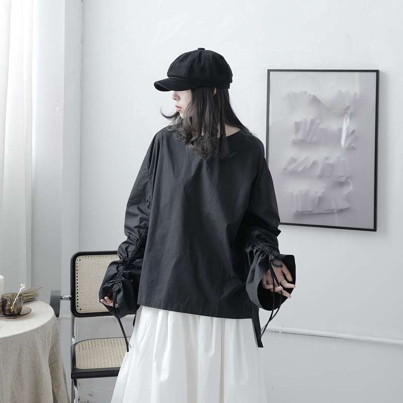 黒コーデ モダンオーバーサイズ袖リボンブラックブラウス