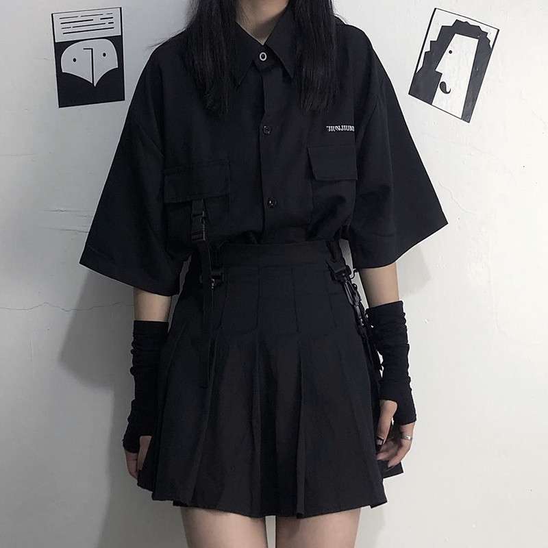 黒コーデ テックゴシック プリーツミニワンピース