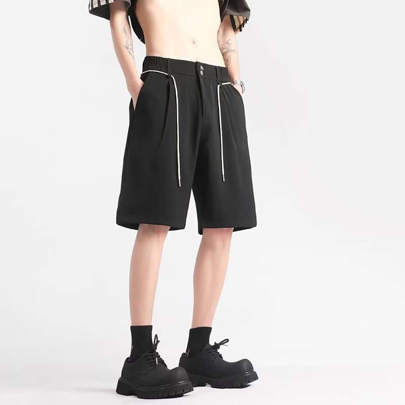 黒コーデ ドローストリング付きワイドショートパンツ