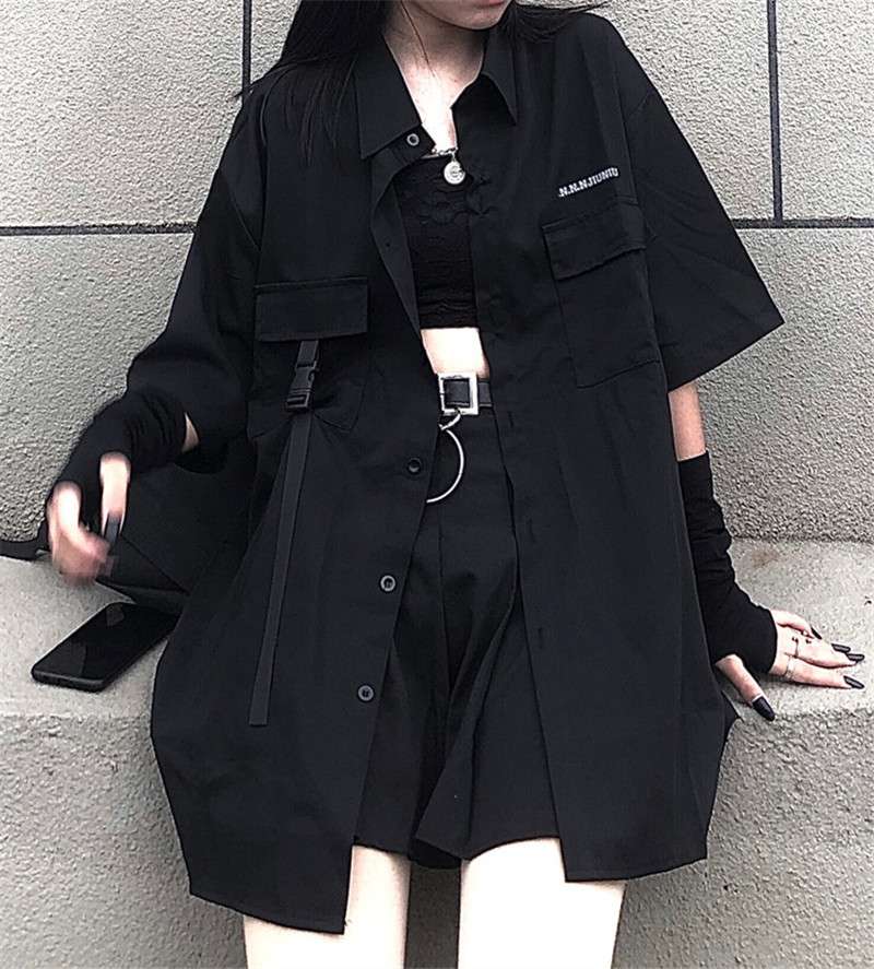 黒コーデ テックゴシック プリーツミニワンピース