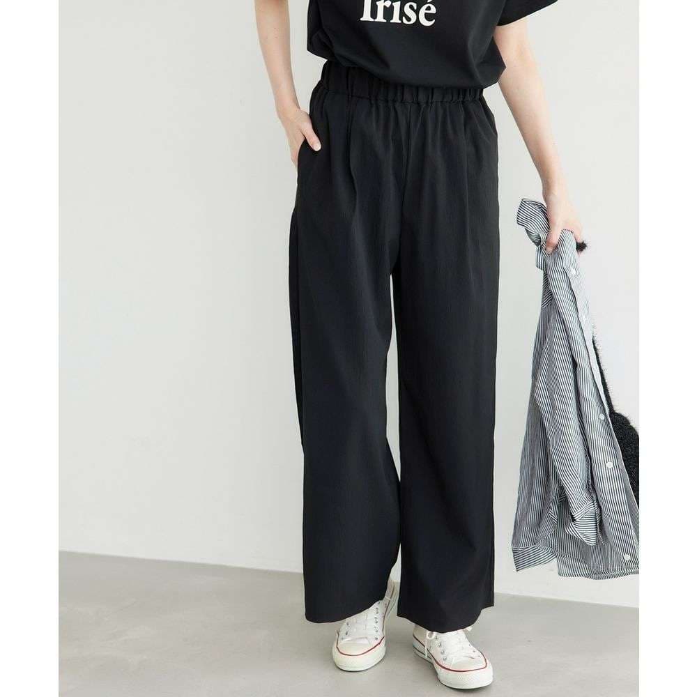 黒コーデ ゆったりウエストゴムワイドパンツ