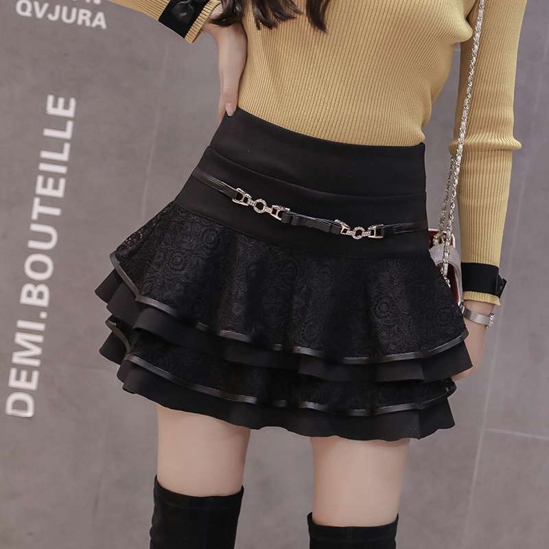 黒コーデ レイヤードフリルミニスカート