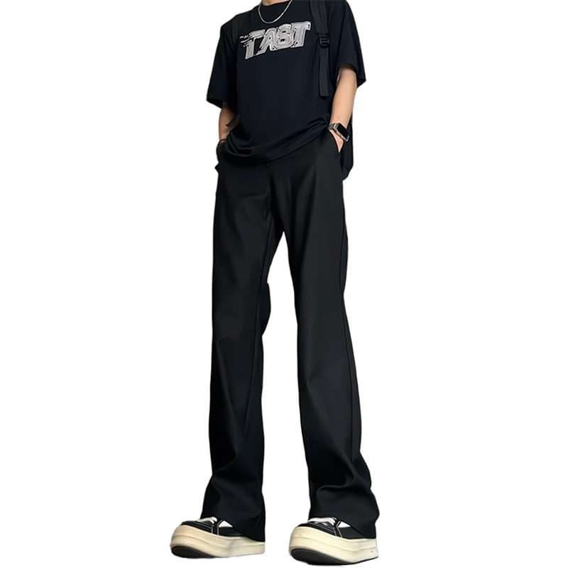 黒コーデ ストリートスタイル ワイドレッグパンツ